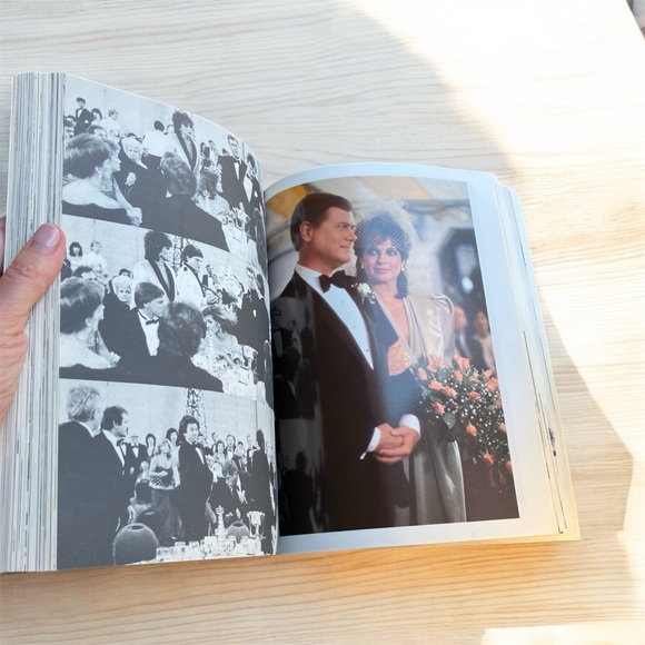 2/$25 Dallas Complete Ewing Family Saga Southfork Ranch Soap Opera Book - Picture 9 of 10